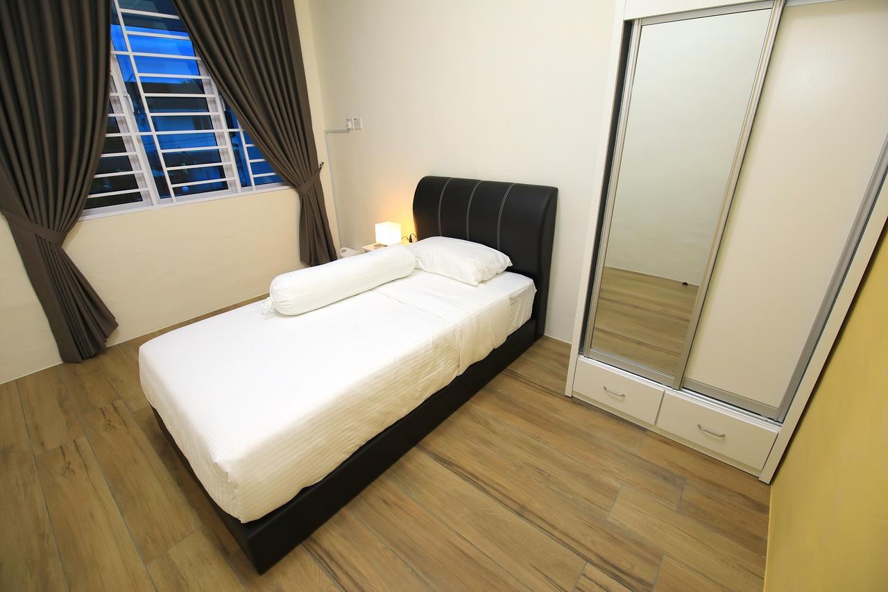 722 Homestay Kuching Exteriör bild