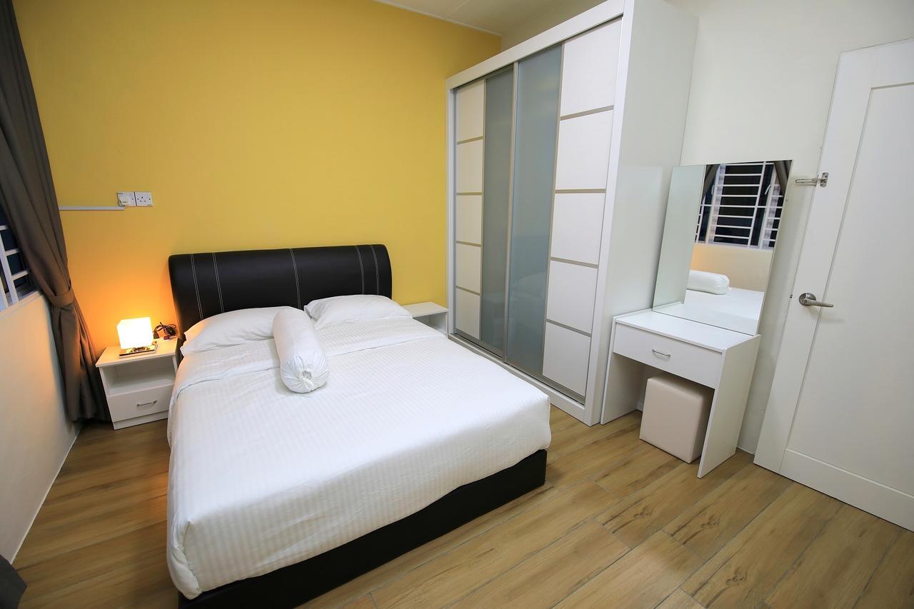 722 Homestay Kuching Exteriör bild
