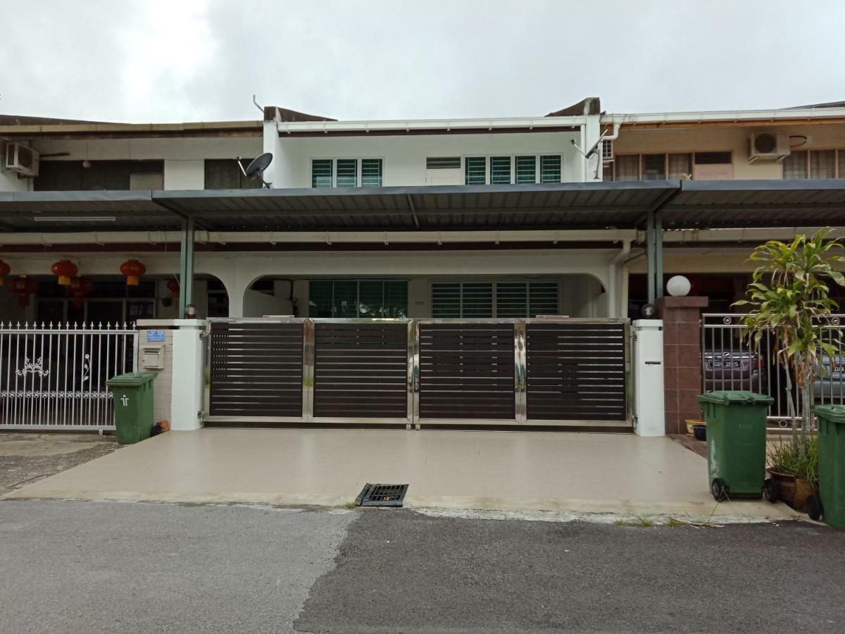 722 Homestay Kuching Exteriör bild